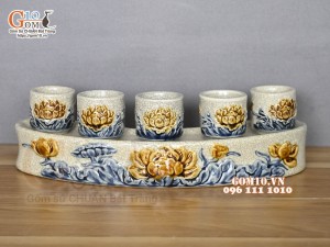 Kỷ cong 5 chén men rạn đắp nổi Sen Cát Tường