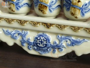 Bộ kỷ ngai 3 chén men hoàng tộc đắp nổi cuốn thư