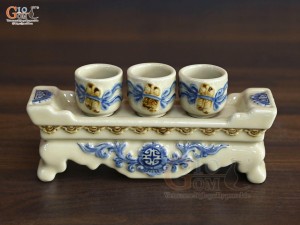 Bộ kỷ ngai 3 chén men hoàng tộc đắp nổi cuốn thư