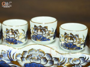 Bộ kỷ ngai 5 chén men lam vẽ Sen Đại Cát vẽ vàng