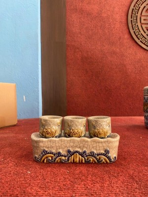 Bộ kỷ thờ dáng thẳng 3 chén men rạn nổi