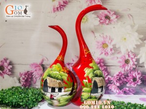 Bộ lọ hoa sơn mài dáng thiên nga vẽ cảnh làng quê nền đỏ cao 45cm