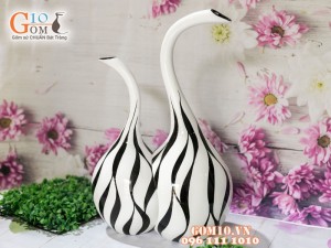 Bộ lọ hoa sơn mài dáng thiên nga vẽ sọc nền trắng cao 45cm