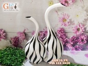 Bộ lọ hoa sơn mài dáng thiên nga vẽ sọc nền trắng cao 45cm