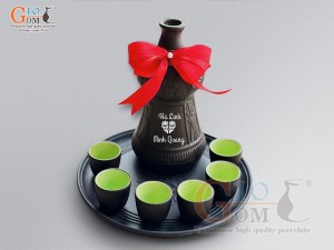 Bộ nậm rượu khắc Trống Đồng khay tròn in logo, 750ml