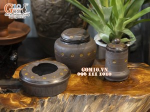 Bộ phụ kiện gốm hồng sa khắc sao vàng