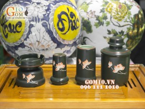 Bộ phụ kiện men rêu khắc sen chỉ đỏ 