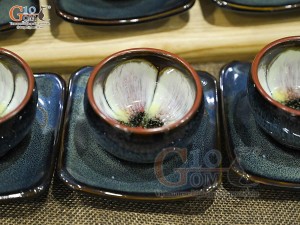 Bộ ấm chén dáng quả hồng men hỏa biến chén lòng hoa đầy đủ phụ kiện, 300ml  