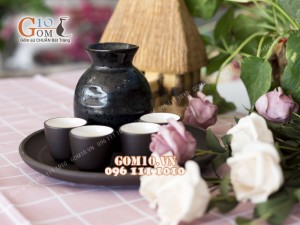 Bộ sake rượu, khay tròn chỉ nâu - chén lòng trắng 330ml