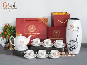 Bộ sản phẩm gốm sứ quà tặng in logo Phòng GD&ĐT Quận 3 - TP.HCM