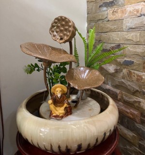 Bộ thác nước phong thủy men nâu, cảnh Lã Vọng câu cá