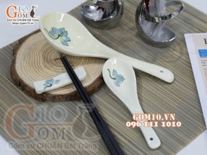 Bộ thìa, gác đũa men kem vẽ Sen xanh