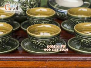 Bộ trà chân cao men lục cổ khắc nổi hoa sen đầy đủ phụ kiện