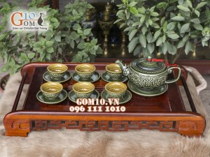 Bộ trà hồng dẹt men lục cổ khắc nổi hoa phù dung Bộ trà hồng dẹt men lục cổ khắc nổi hoa phù dung