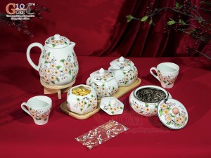 Bộ trà tết men kem vẽ hoa đào phai, 1L