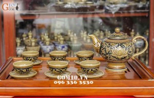 Bô trà vẽ sen chân cao Cao 15cm