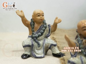 Bộ 4 tượng gốm men rạn dáng sư thầy luyện võ, cao 12cm