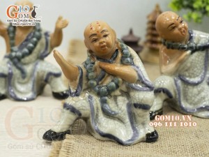 Bộ 4 tượng gốm men rạn dáng sư thầy luyện võ, cao 12cm
