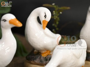 Bộ tượng sứ đàn vịt trắng, cao 13cm