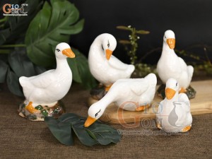 Bộ tượng sứ đàn vịt trắng, cao 13cm Bộ tượng sứ đàn vịt trắng, cao 13cm