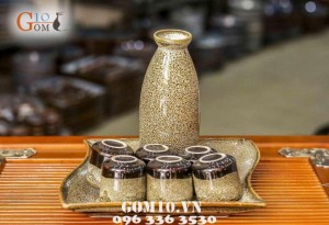 Bộ xa kê đĩa vuông lượn men gấm vàng