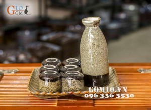 Bộ xa kê đĩa vuông lượn men gấm vàng