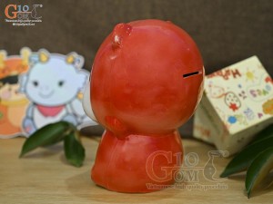 Búp bê tiết kiệm màu đỏ ngộ nghĩnh, cao 17cm