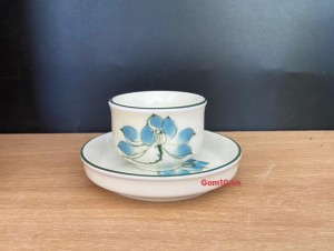 Cặp chén đĩa men kem vẽ hoa sen xanh