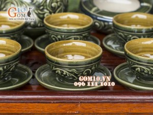 Cặp chén đĩa men lục cổ khắc nổi 