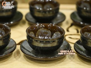 Cặp chén đĩa men ngọc thạch hoả biến chén lòng hoa