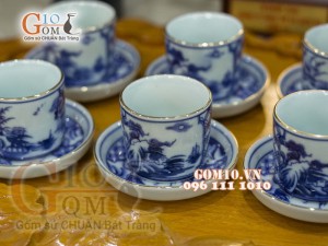 Cặp chén đĩa tích men lam cổ vẽ cảnh Sơn Thủy kẻ chỉ vàng