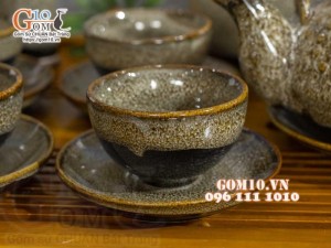 Cặp chén hạt to men hỏa biến gấm vàng