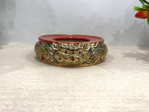 Chân kê bát hương đắp nổi rồng màu đỏ -vẽ vàng đường kính 14cm