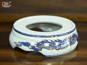 Chân kê bát hương Long Trấn men lam họa tiết Rồng vẽ vàng, đường kính 18cm