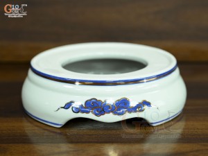 Chân kê bát hương Long Trấn men lam họa tiết Rồng vẽ vàng, đường kính 18cm