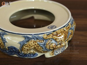 Chân kê bát hương men hoàng tộc đắp nổi Rồng Phúc Mãn, đường kính 22cm
