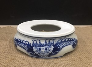 Chân kê bát hương men lam Rồng, đường kính 14cm