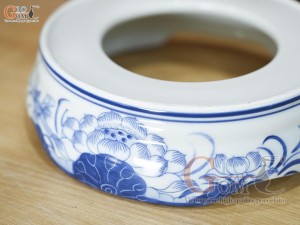 Chân kê bát hương men lam vẽ Sen Đại Cát, đường kính 14cm