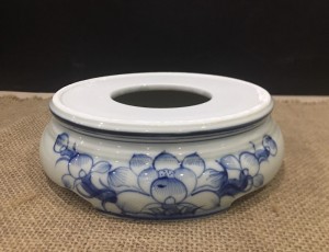 Chân kê bát hương men lam vẽ Sen Tài Lộc, đường kính 14cm