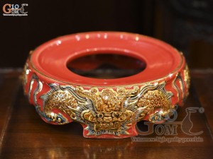 Chân kê bát hương men màu đắp nổi Rồng Như Ý nền đỏ vẽ vàng 24k, đường kính 14cm