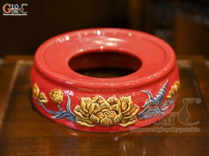 Chân kê bát hương men màu đắp nổi Sen Cát Tường tròn nền đỏ, đường kính 35cm