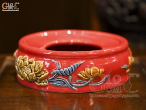 Chân kê bát hương men màu đắp nổi Sen Cát Tường tròn nền đỏ, đường kính 35cm