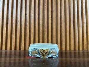 Chân kê bát hương men rạn đắp nổi rồng Như ý, phi 20cm
