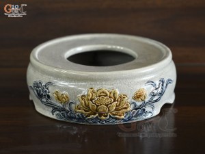 Chân kê bát hương men rạn đắp nổi Sen Cát Tường, phi 16cm