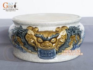 Chân kê đỉnh hạc men rạn đắp nổi, đường kính 24cm