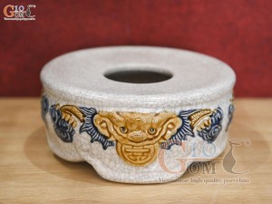 Chân kê đỉnh hạc men rạn đắp nổi Rồng Như Ý, đường kính 20cm S3