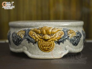 Chân kê đỉnh hạc men rạn đắp nổi Rồng Như Ý, đường kính 25cm