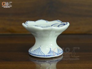 Chân nến men lam vẽ hoa Sen Đại Cát, cao 10cm