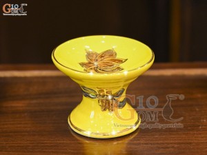 Chân nến men màu đắp nổi Sen Cát Tường nền vàng vẽ vàng 24k, đường kính 9cm