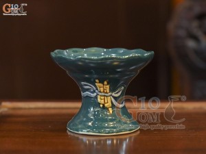 Chân nến men màu đắp nổi Sen Cát Tường nền xanh lục bảo